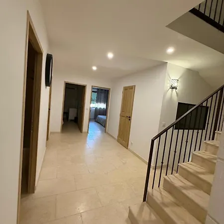 Large Modern Provencal House - 12 People *